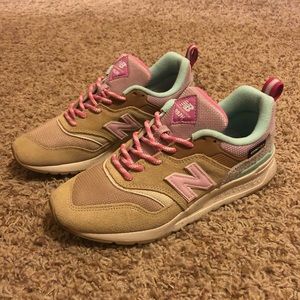 New Balance sneakers!!